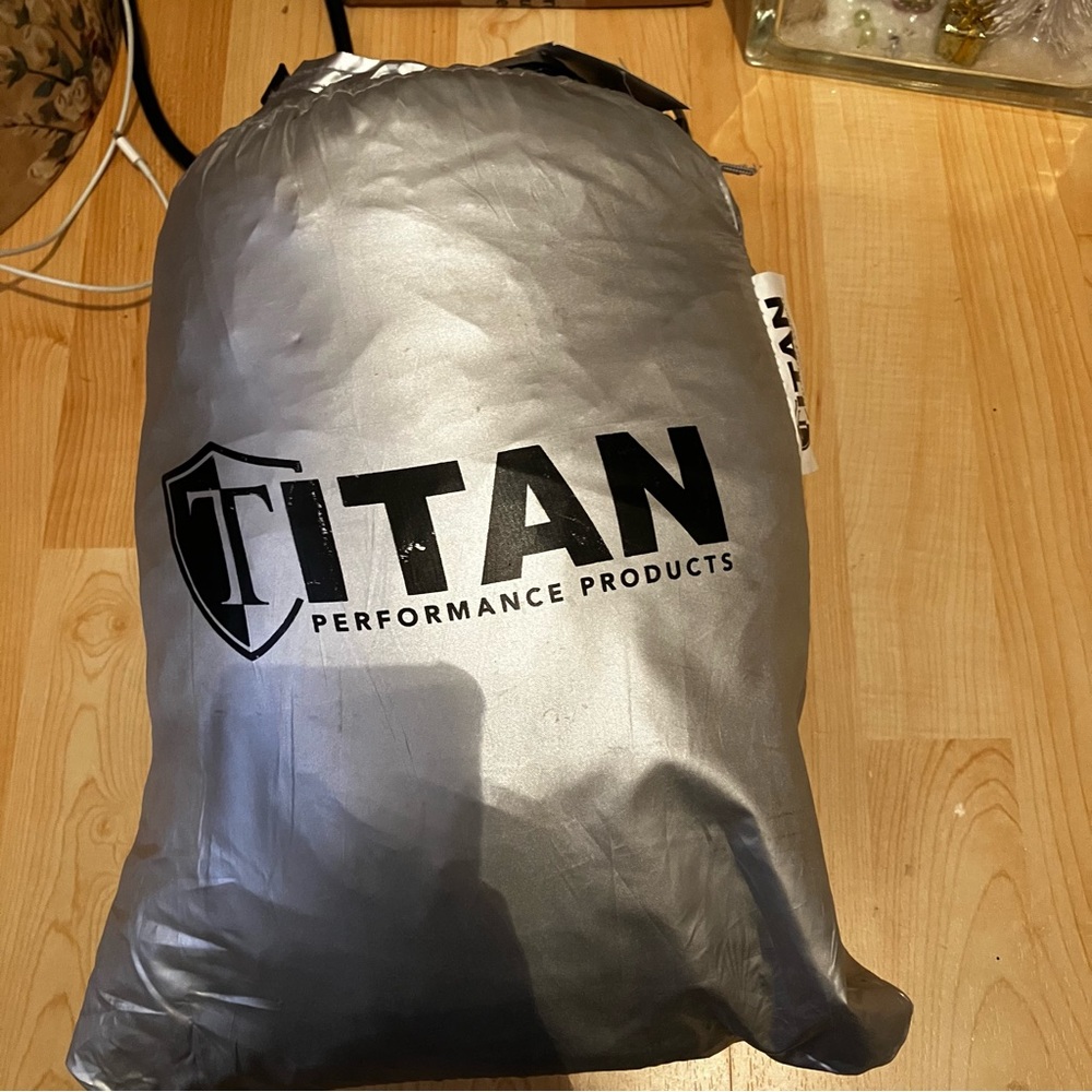 Titan Small SUV Cover NWT